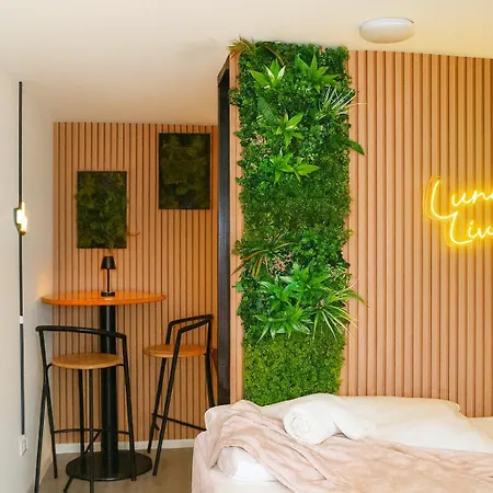 Lunaria Living I I Ambilight 55 Zoll Tv I Retro-konsole I Parkplatz I Zentral I Hbf-nah & Vw-tor 17 וולפסבורג